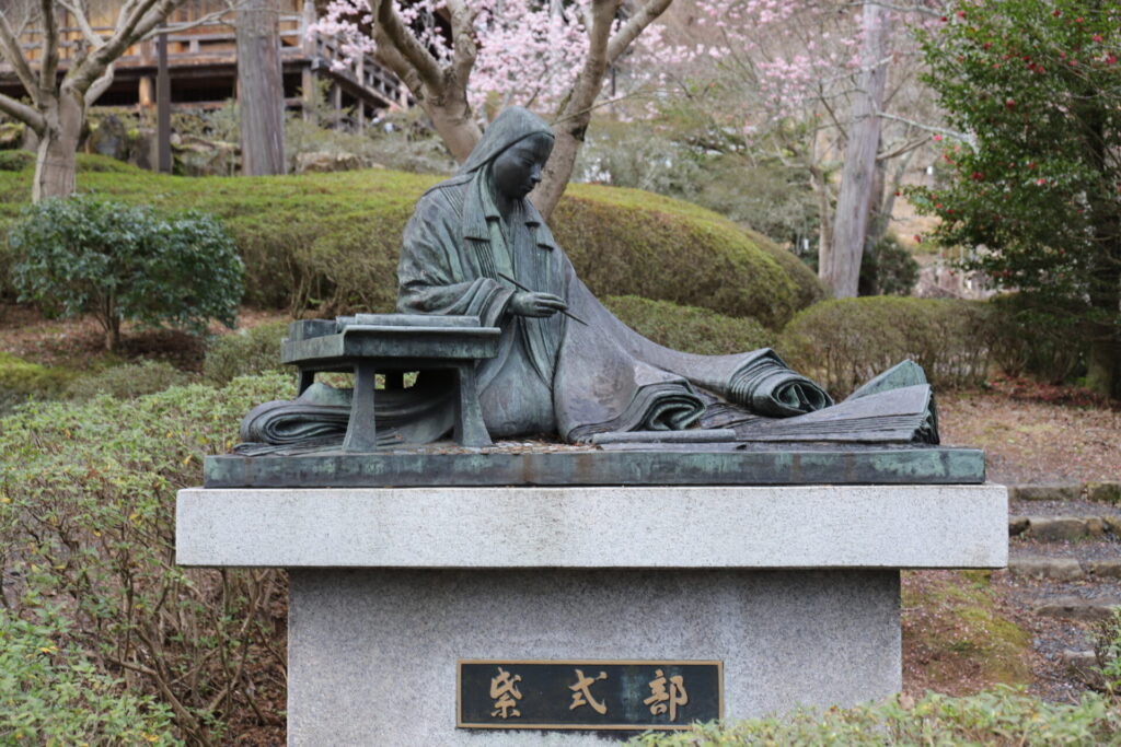 紫式部像