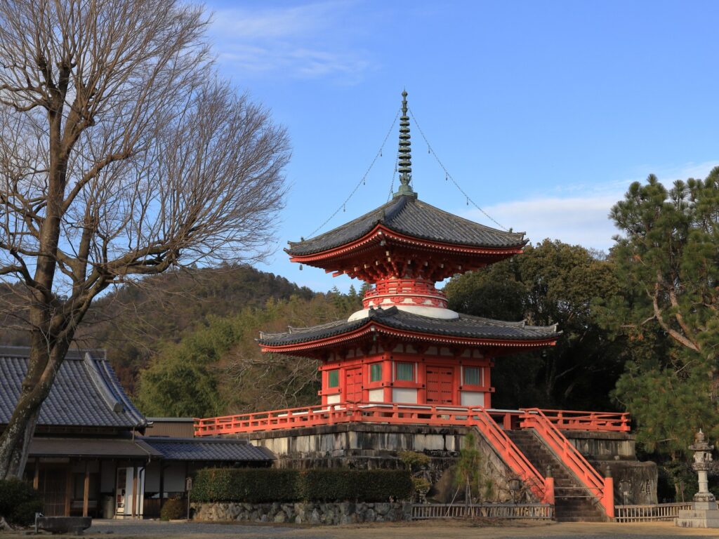 大覺寺心経宝塔