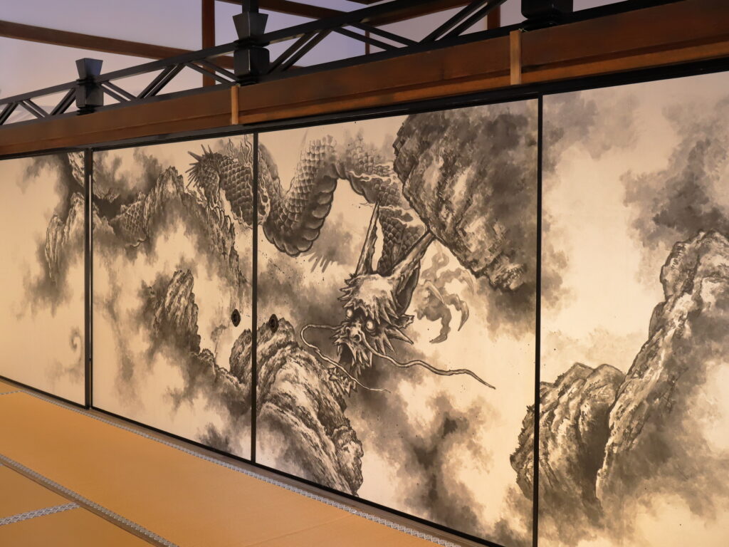 龍の襖絵