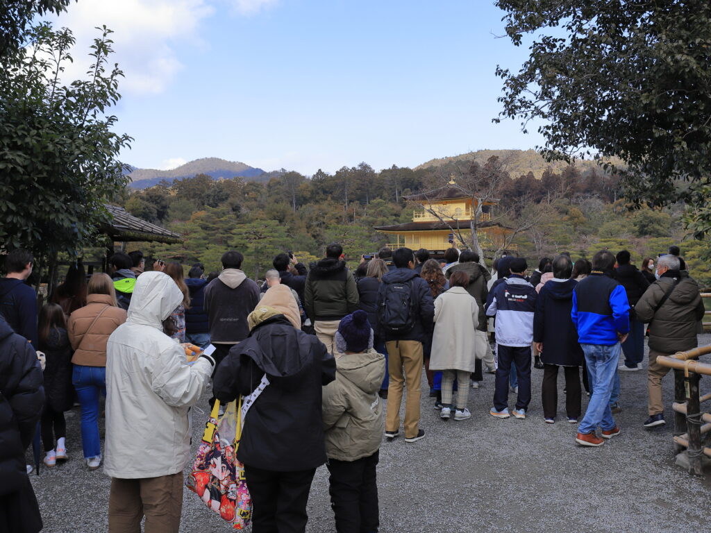 金閣寺の外国人観光客