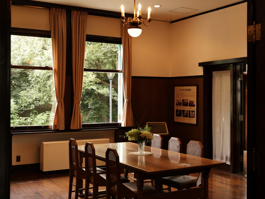 横浜山手西洋館めぐり エリスマン邸のダイニングルーム